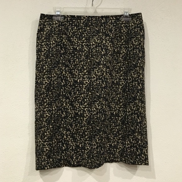 Ann Taylor Polka Dot Pencil Skirt Size 4 EUC - Picture 1 of 3